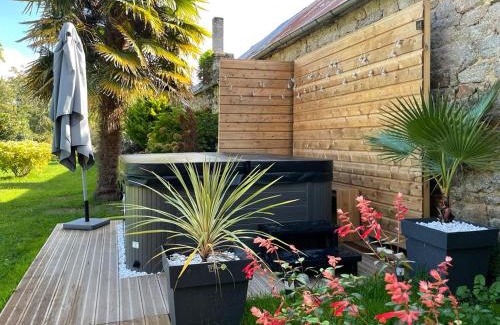 Roz-sur-Couesnon House | Baie du mont saint michel - 6 personnes - Spa privatif