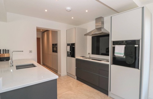 North Dalton Cottage | BAILEY HOUSE, pet friendly, with pool in Pocklington