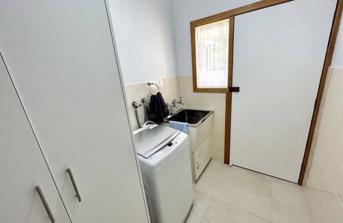 Port Hughes Apartment | Bailey`s Place - Freshly Renovated 3 BR Home Close to Beach