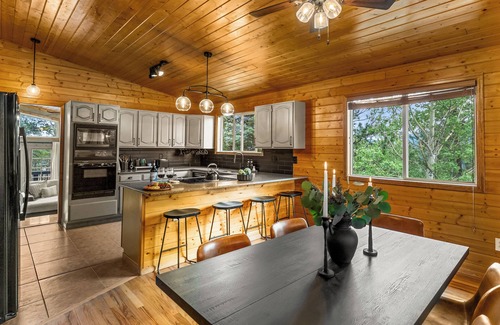 Bailey House | Bailey Treetop Retreat: Spacious, Hot Tub, Pool Table, Yoga, Family, Views