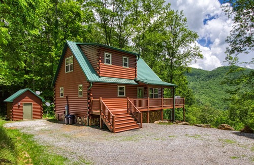 Bryson City Cabin | Baines Mountain Hideaway