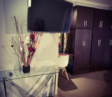 Bloemfontein Hotel | Bains Game Lodge Sky's Overnight
