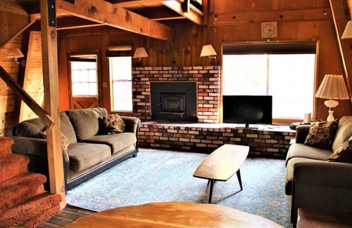 Twain Harte House | 🏞️ Baio Cabin – Rustic Retreat w/Twain Harte Lake Access & Spacious Deck