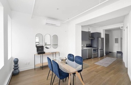 Chinatown Apartment | Bakan-Corner suite 1 bedroom Old Montreal