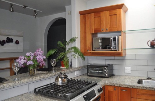 Nelson Condo | Baker Suite Vacation Rentals.