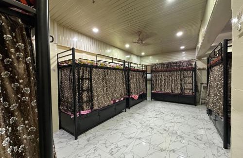 Versova Hostel | Balaji Guest House Andheri West