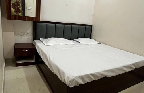 Varanasi House | BALAJII GUEST HOUSE