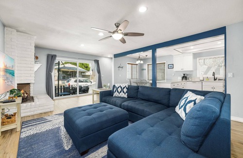 Balboa Peninsula Apartment | Balboa Hideaway w/Patio next to Pier, Fun Zone,