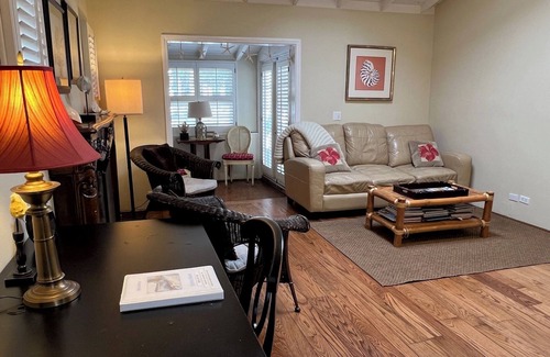Balboa Island Cottage | Balboa Island Cottage: “WINTER” Monthly 35%-50% OFF to May 2026 + SUMMER Weekly