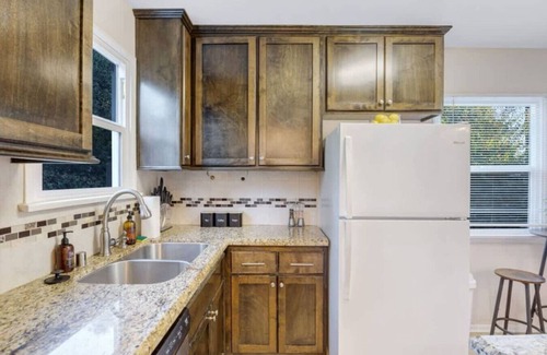 Reseda House | Balcom Breeze Escape