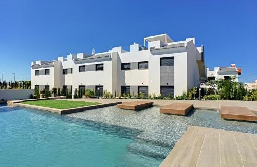 Torrevieja Apartment | Balcon de la Laguna Ground Floor 3 BR - By OYOOSTAYS