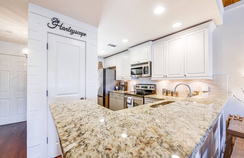 Dadeville Condo | Balcony + Community Perks: Lake Martin Condo!