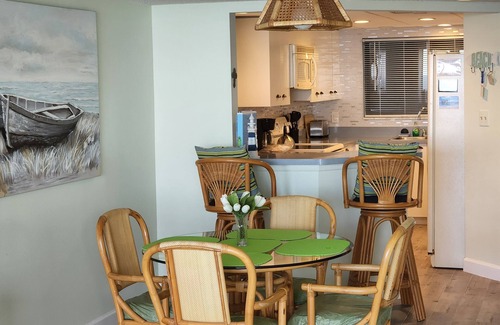 Sand Key Condo | BALCONY HEATED POOL SPA OCT 18-NOV 1nDEC7-20 JAN3-17 MAR 14-28 APR4-18 &18-MAY2