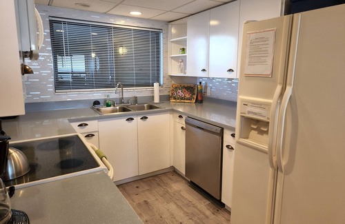 Sand Key Condo | BALCONY HEATED POOL SPA OCT 18-NOV 1nDEC7-20 JAN3-17 MAR 14-28 APR4-18 &18-MAY2
