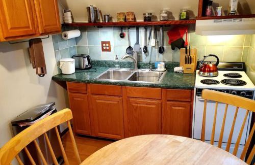 Stanardsville Apartment | Balcony Suite at White Lotus Eco Spa Retreat