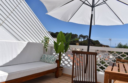 Olhos D'Agua Apartment | Balcony to the sea 200 m from the beach