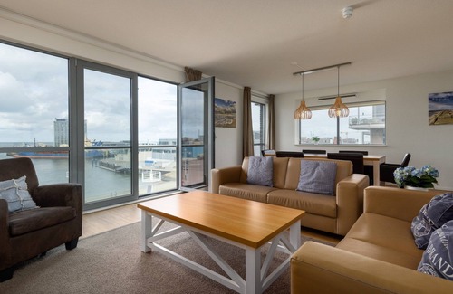 Vissershaven Apartment | Balcony Views by the Sea