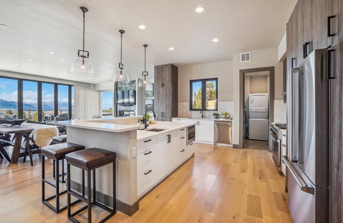 Woodmoor House | Baldy Basecamp: Newly Constructed - Hot Tub - Great Views - Seasonal Shuttle