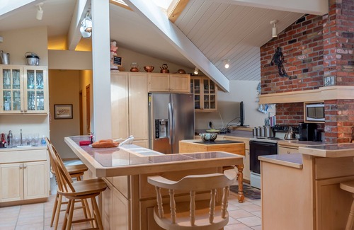 Warm Springs House | Baldy View Home - Sunny Home with Mountain Views & Large Private Yard.