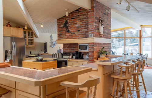 Warm Springs House | Baldy View Home - Sunny Home with Mountain Views & Large Private Yard.
