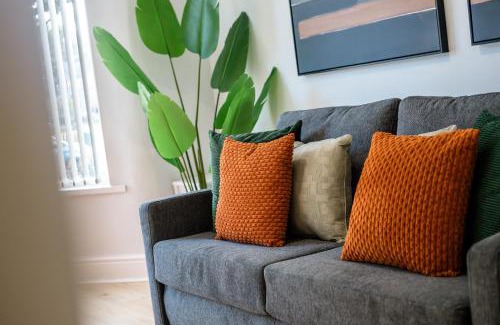 Bootle House | Balfour House - Air Host & Stay - Sleeps 8, free parking