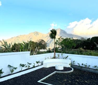 Toya Bungkah Villa | Bali Astetic Villa Private Hot Spring