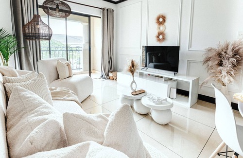 Greater Johannesburg Metropolitan Area Apartment | Bali Dream-Luxury Apartment- Power Backupnn