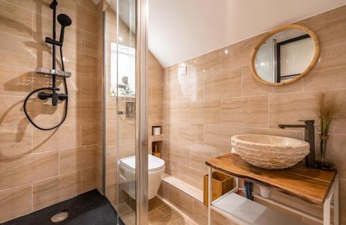 Montgeron Apartment | BALI ROOM/Magnifique studio évasion JACCUZI