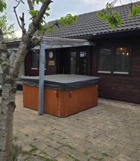 Vijfhuizen House | Balistyle guesthouse incl Jacuzzi near Amsterdam and Schiphol