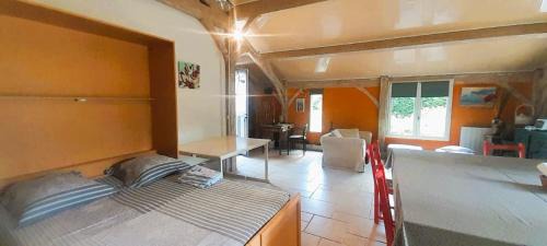 Chateauroux Apartment | Ballade a la lune chalet 2 pers jardin