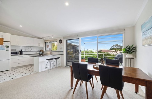 Sawtell House | Ballantrae 8 Family-Friendly Coastal Apartment with Ocean Views
