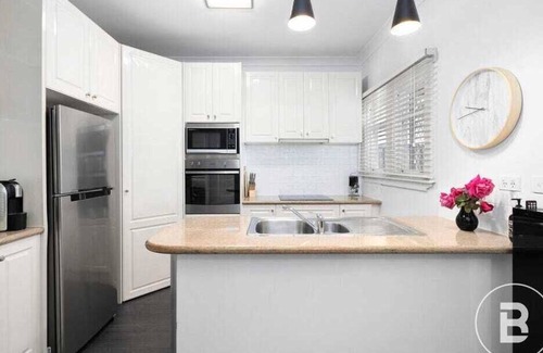 Lake Wendouree House | Ballarat Central - Lakeside Cardigan Cottage