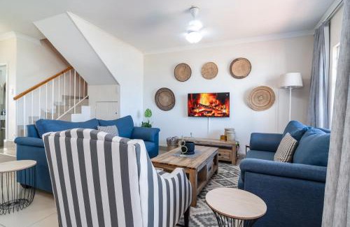 Ballito Apartment | Ballito Beach Villa - La Toinette 8