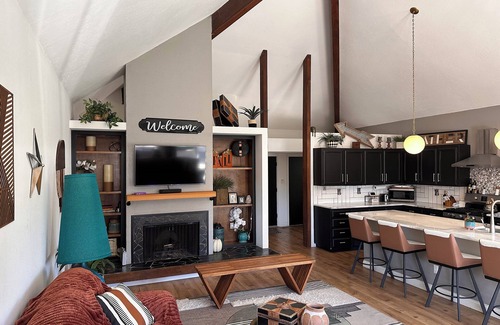Loma Del Rey House | Balloon Fiesta 7 miles away Great for a Family