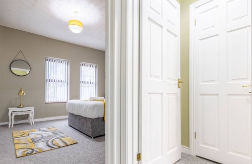 Ballycastle House | Ballycastle, Co. Antrim, N. Ireland - Coastal Cottages (2), Ballycastle Centre-Tourists/Contractors/