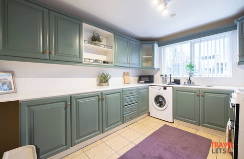 Ballycastle House | Ballycastle, Co Antrim, N. Ireland - Coastal Cottages (1), Ballycastle Centre-Tourists/Contractors/