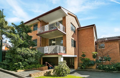 Balmain East Apartment | Balmain - CLIFT Clifton Street - Charming 1BR with Harbour Views Parking in Balmain East