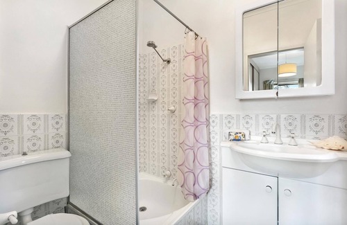 Balmain East Apartment | Balmain - CLIFT Clifton Street - Charming 1BR with Harbour Views Parking in Balmain East