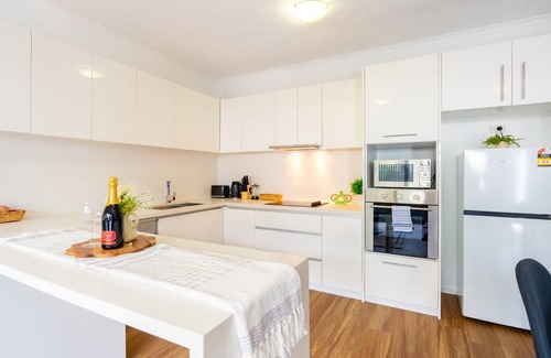 Norman Park Apartment | Balmoral Apartment - Airy & Light-filled City Edge Hideaway n10 min to BNE CBD
