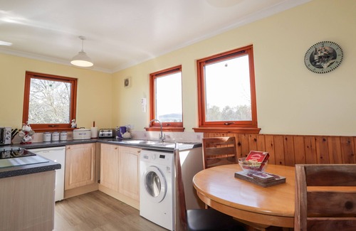 Farr House | BALNABODACH, pet friendly, with a garden in Inverness
