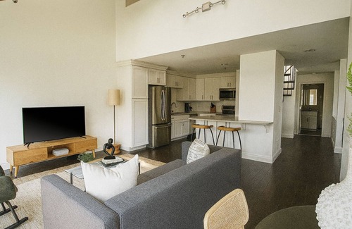 SoNo Apartment | Baltimore Place