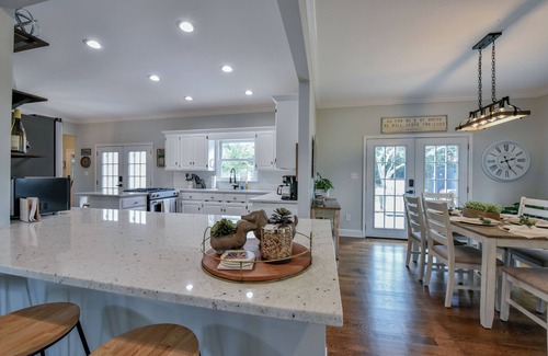 Taylorville House | Bama Farmhouse - Beautiful Pool Area!