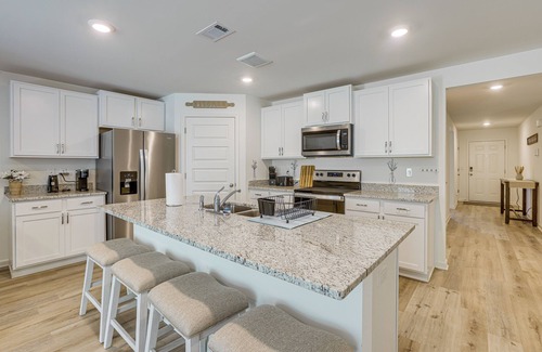 Northport House | Bama Game Day Base: Newly Built Home Near UA!