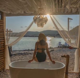 Haad Sang Wan Hotel | Bamboo Beachfront Koh Larn