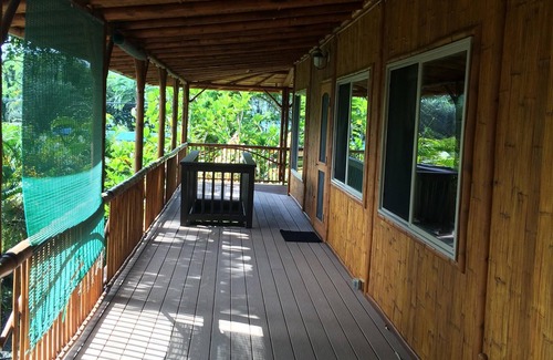 Hilo House | Bamboo Getaway Hilo Hawaii. Gorgeous island style Bamboo House, Steps to ocean