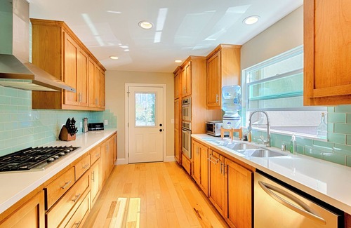 Beach Barber Tract House | Bamboo Hideaway