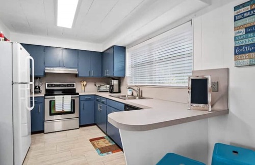 East Naples House | Bamboo Oasis A - 5 miles to Beach & Downtown