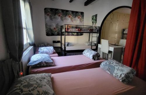 3rd Arrondissement Apartment | bambou house x Jardin calme centre-ville