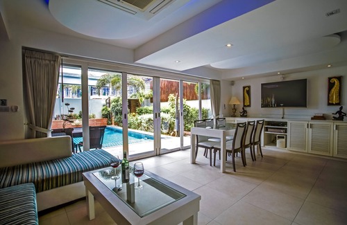 Mae Nam Villa | Ban Tai Estate Villa Chok