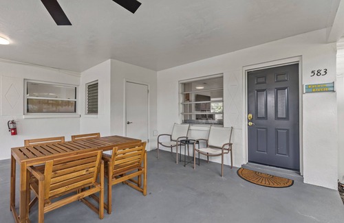 Clearwater Beach Cottage | BANANA BREEZE COTTAGE. Steps away from the beach Heated pool.